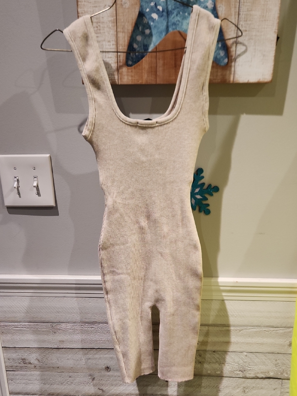 NWT Fashion Nova Oatmeal Ribbed Biker Short Romper SZ S - Picture 7 of 7